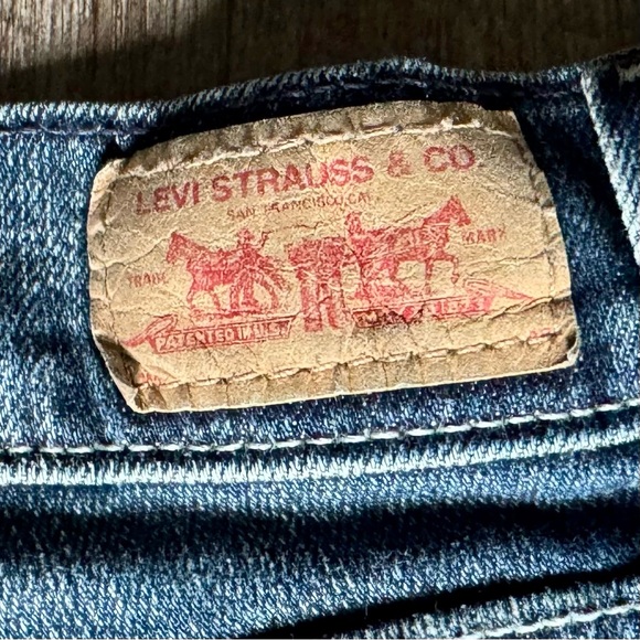 Vintage Levi’s 524 Too Superlow Button Flap Back Pockets w/ Button Closure Jeans - Picture 14 of 16